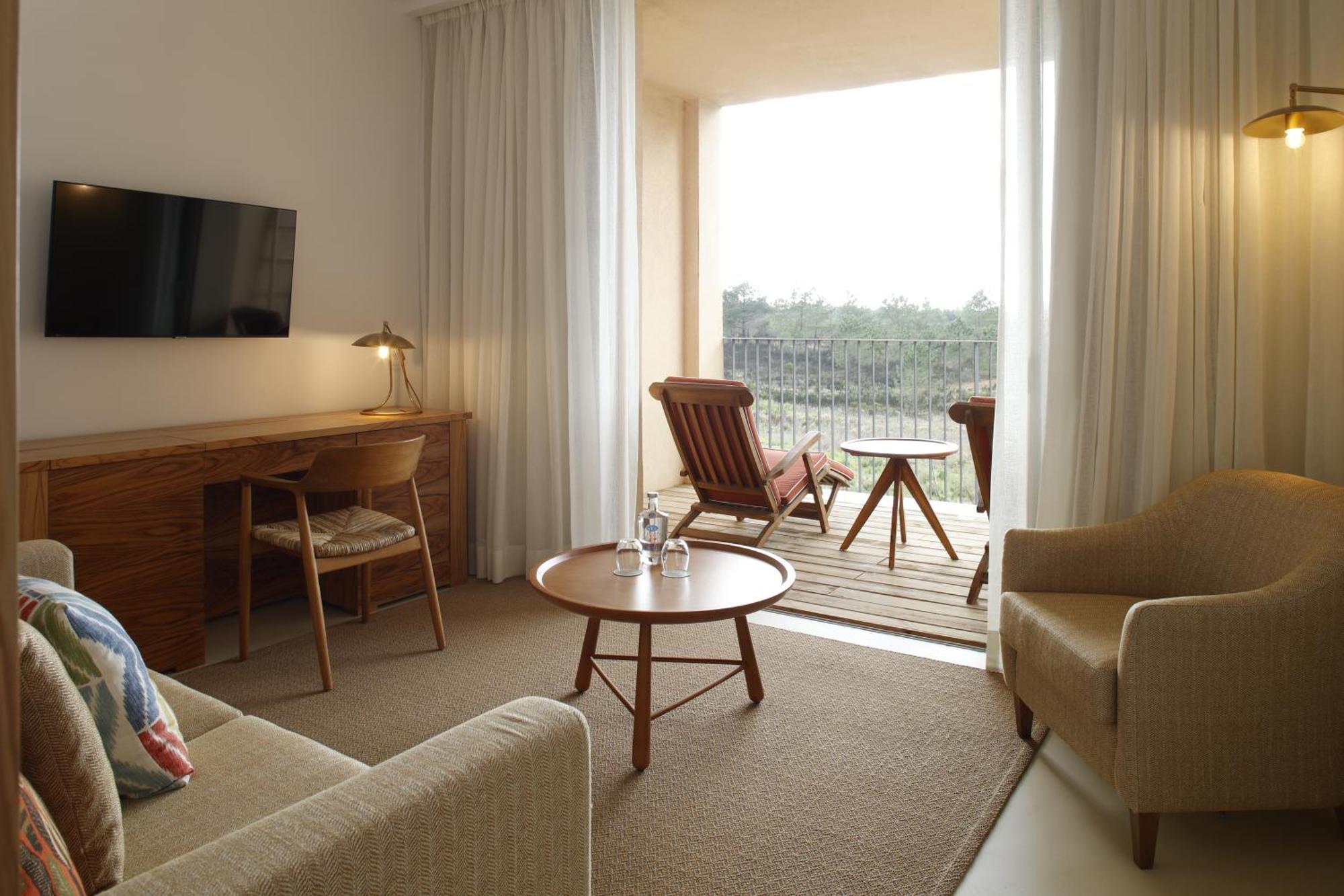 Praia do Canal Nature Resort Aljezur Exterior foto A room at the hotel
