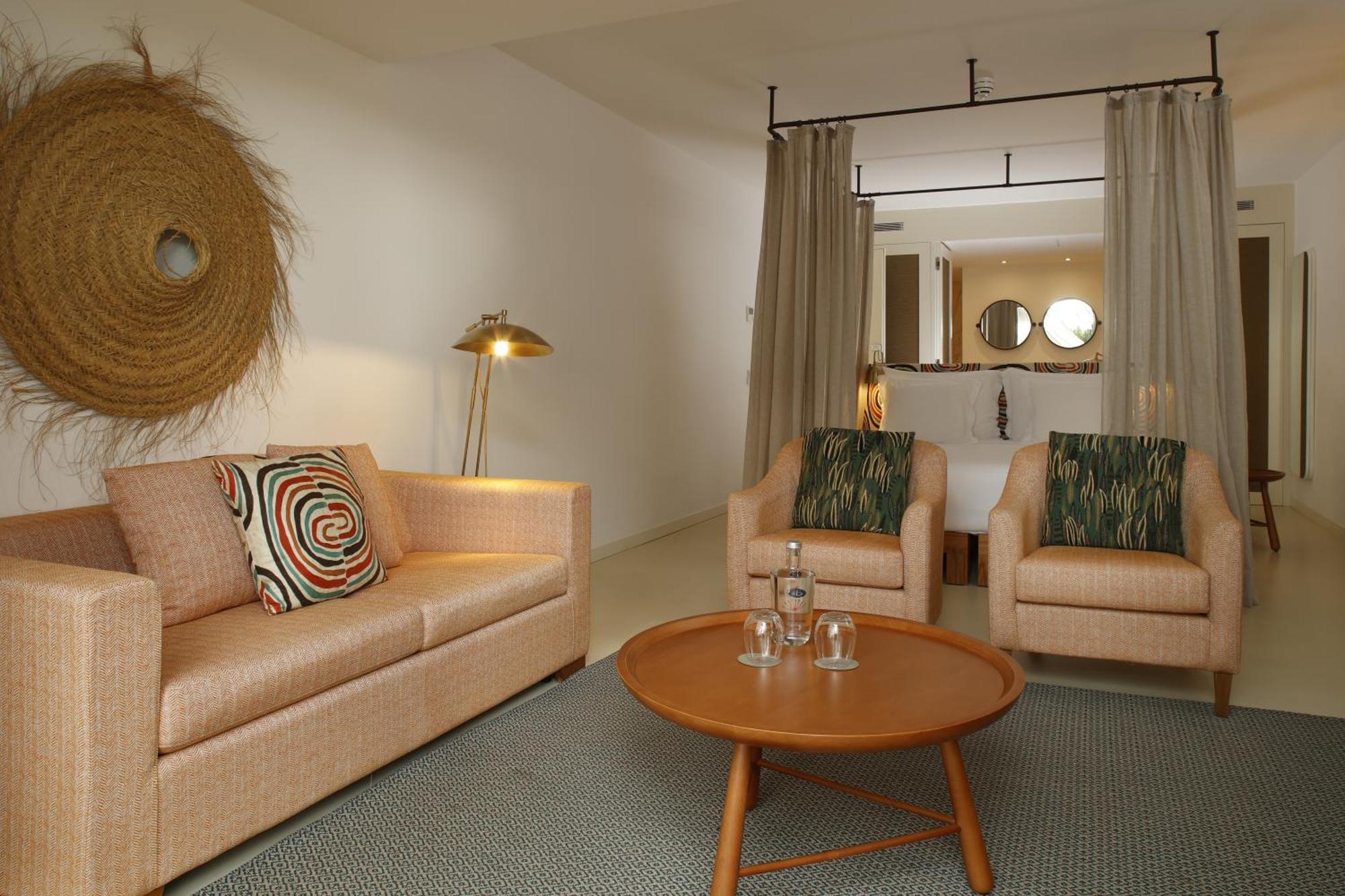 Praia do Canal Nature Resort Aljezur Exterior foto A suite at the hotel